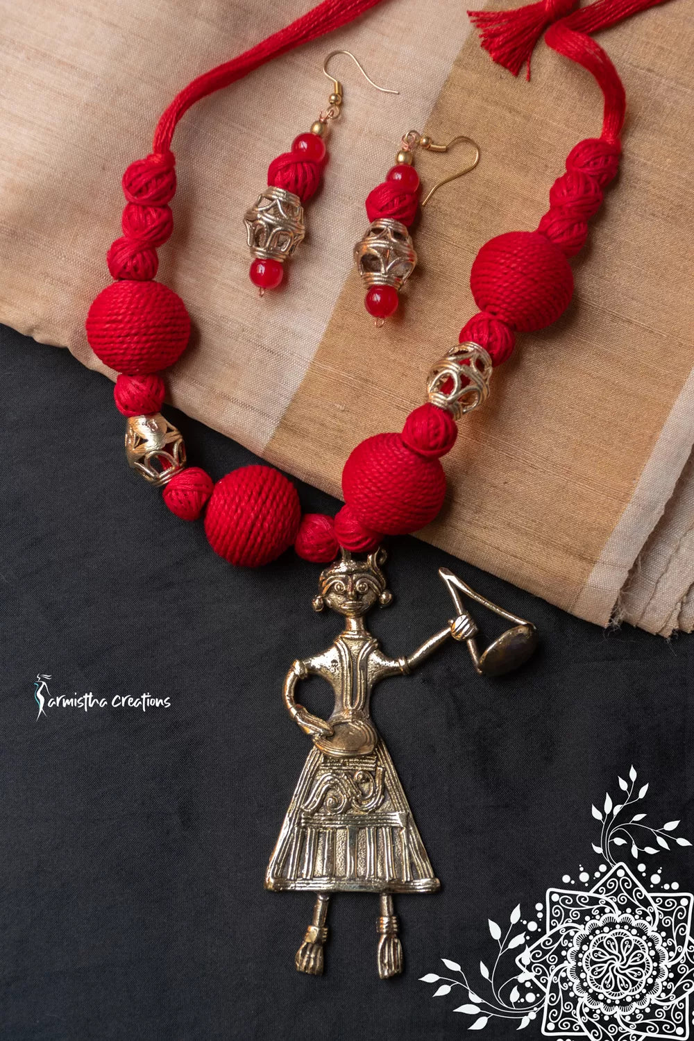Hand-Made Dokra Necklace (Baul Figure, Red) image 0