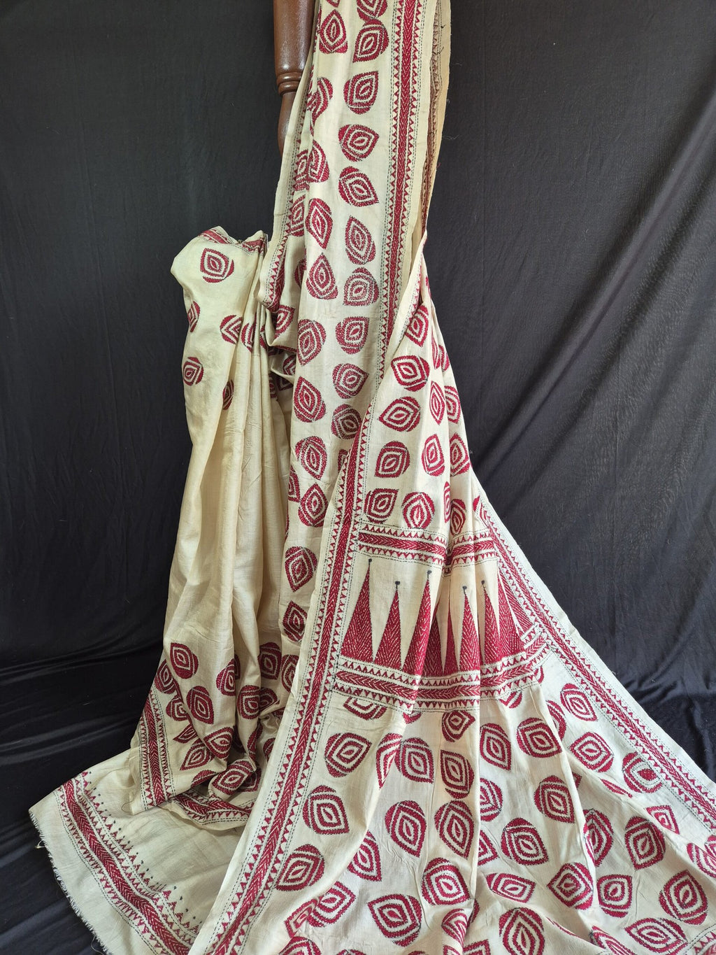 Temple Border &amp; Flower Kantha Stitch on Undyed Pure Tussar image 0