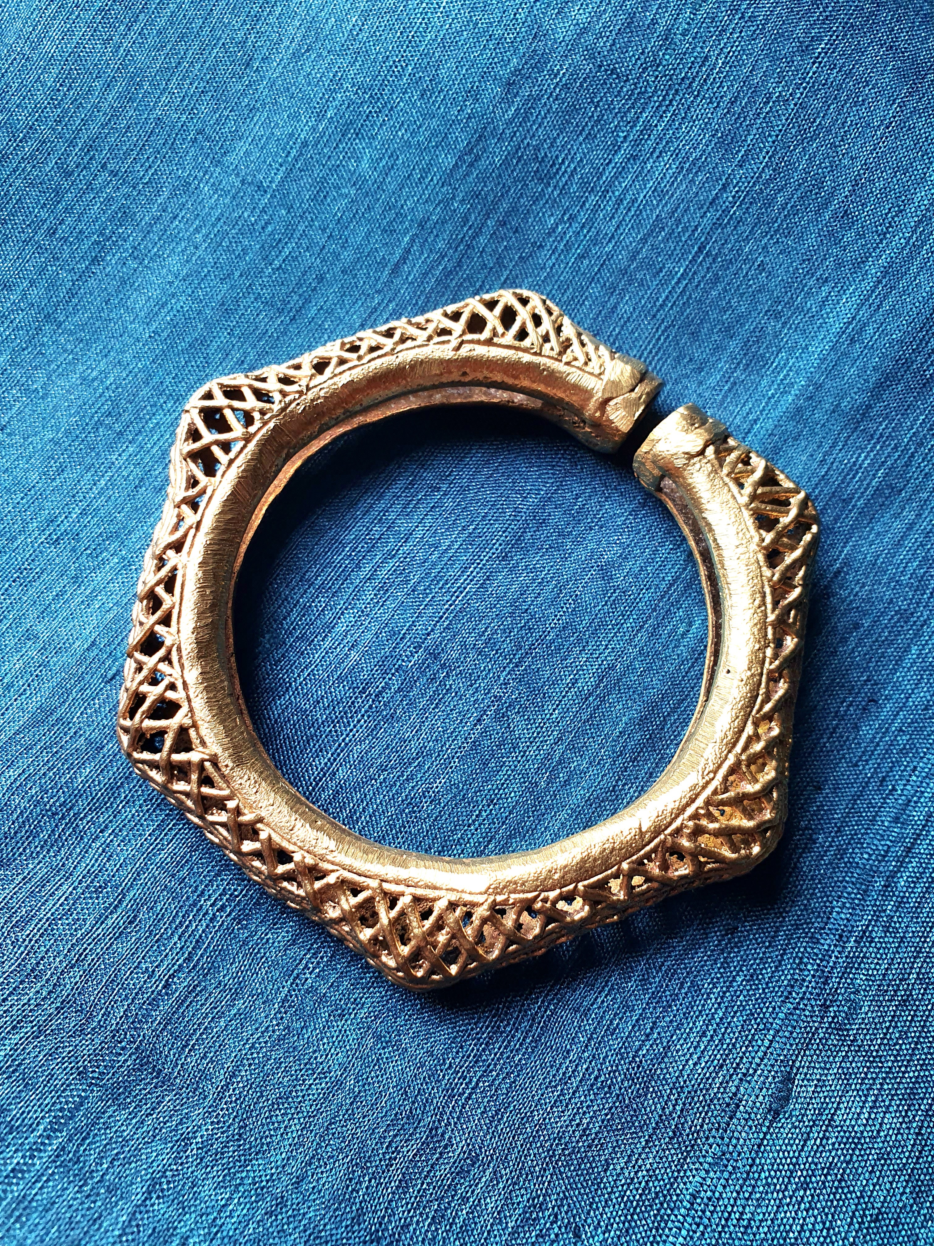 Hand-Made Dokra Bangle (Hexagonal, Natural) DJGK-HB-008