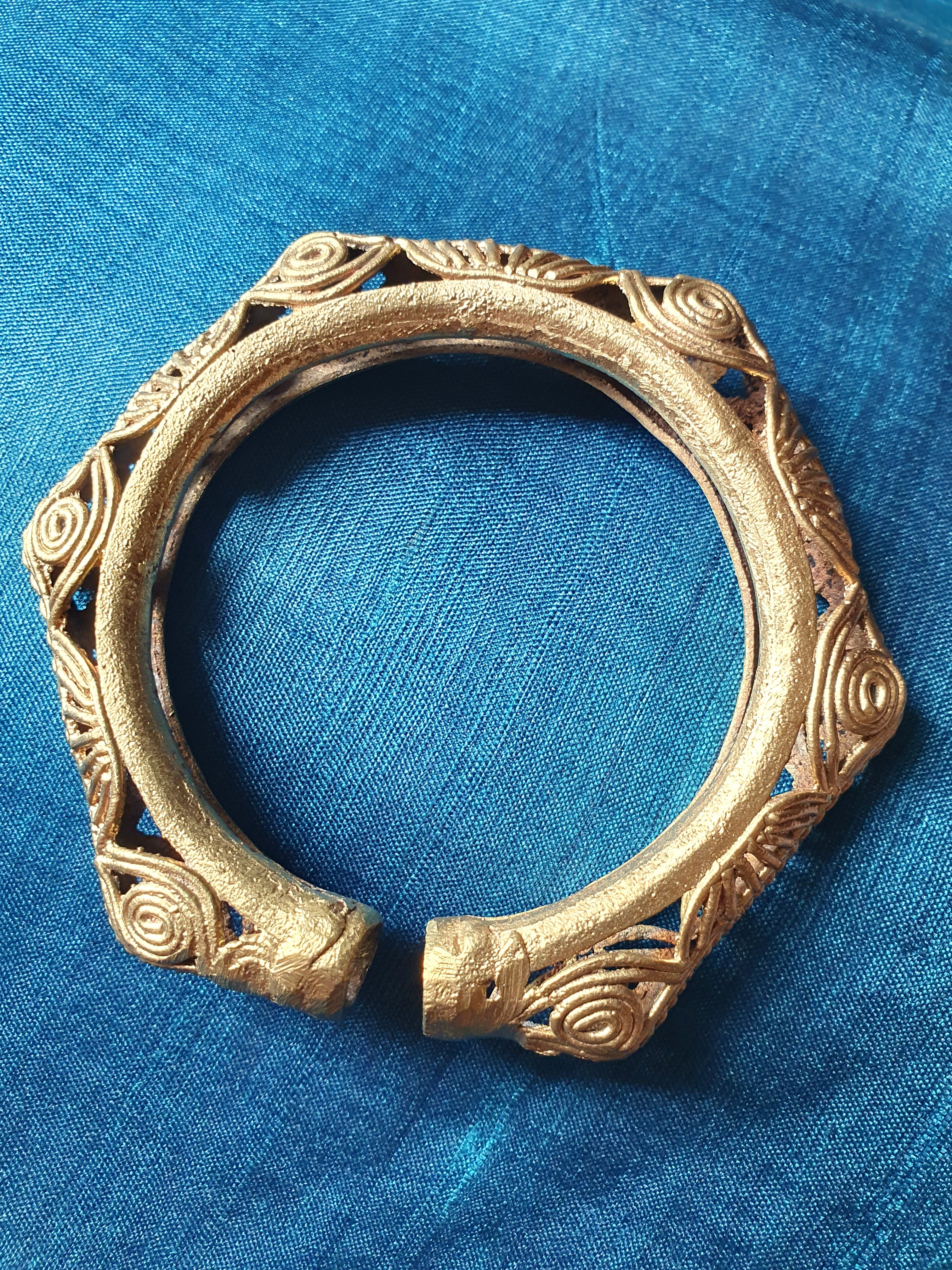 Hand-Made Dokra Bangle (Hexagonal, Natural) DJGK-HB-006