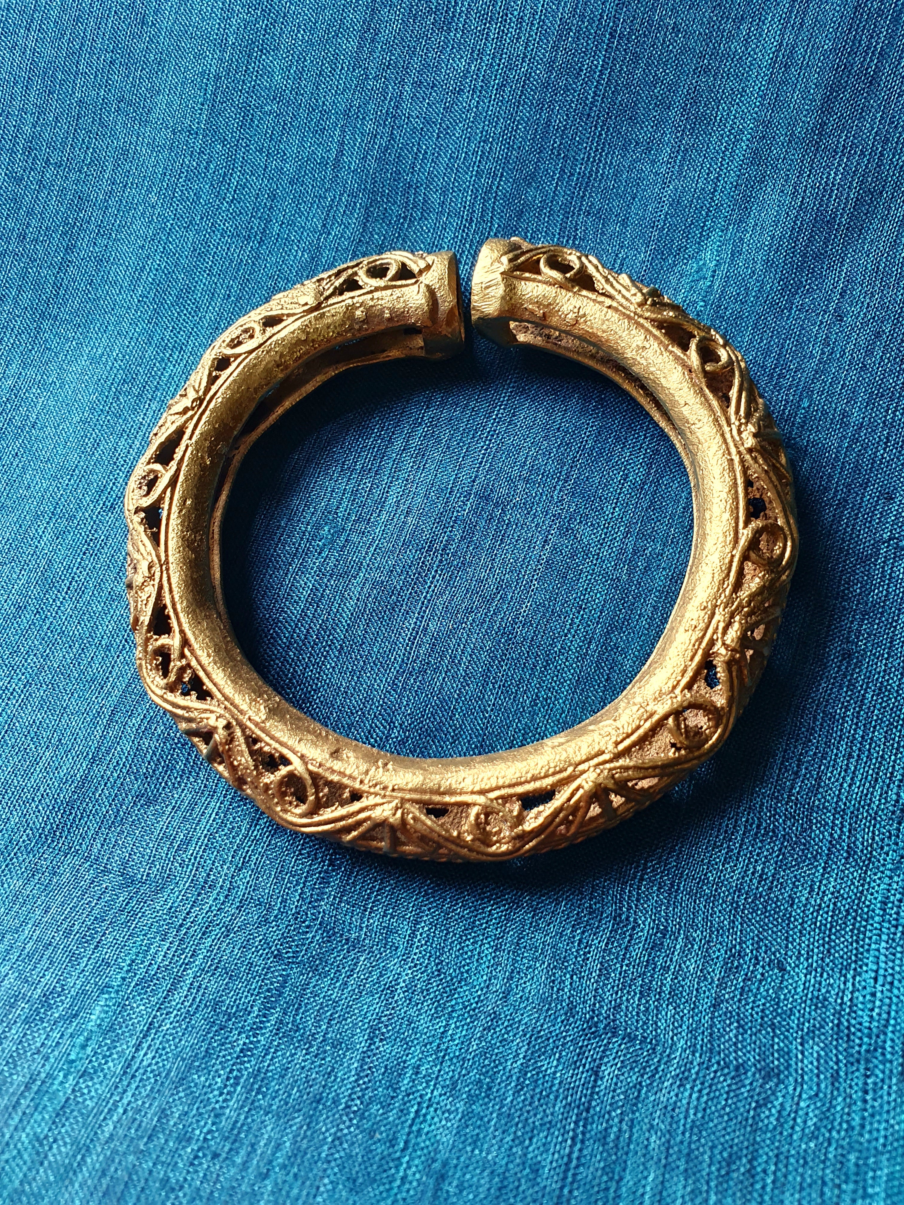Hand-Made Dokra Bangle (Round, Natural) DJGK-RB-014